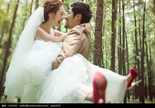 拥抱微笑的情侣婚纱摄影图片免费下载 - 红动网婚纱摄影资源推荐