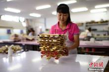 探访婚纱摄影工厂 光影背后的规模化美学