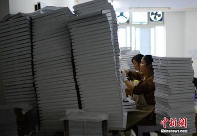 图刊 探访婚纱摄影工厂，揭秘光影背后的故事